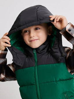 ACOOLA / Жилет (утепленный) детский для мальчиков Capuch зеленый  фото 2