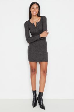 TRENDYOLMILLA Antrasit C?tc?t Detayl? Vucuda Oturan Kare Yaka Mini Fitilli Esnek Orme Kalem Elbise TWOAW23EL01393