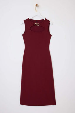 Bordo Bodycon Havuz Yaka Kolsuz Aksesuar Detayl? Midi Interlok Orme Elbise TWOSS26EL00015