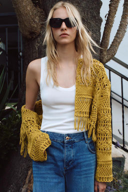 SHORT MACRAME CARDIGAN WITH FRINGING - Zara фото 2
