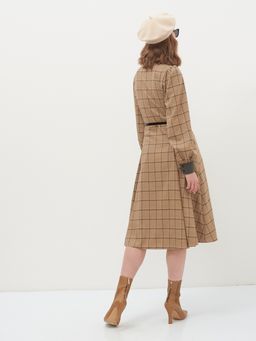 Платье с контрастным воротником и поясом - Tantino фото 6