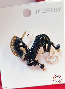 Брошь лошадь символ 2026 года