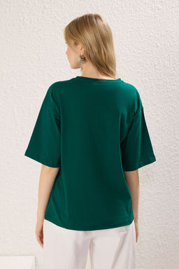 TRENDYOLMILLA Zumrut Yesili Slogan Nak?sl? Relaxed/Genis Rahat Kesim Bisiklet Yaka T-Shirt TWOSS21TS0481 фото 4