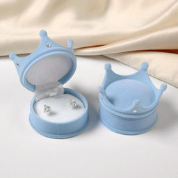 Футляр под серьги, кулон, кольцо Корона, бархатный, 5.5?5.5?4.5 см, голубой