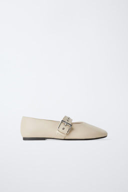 BALLET FLATS WITH BUCKLE