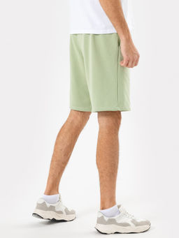 Шорты мужские в оливковом оттенке