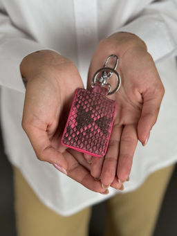 Брелок из кожи питона