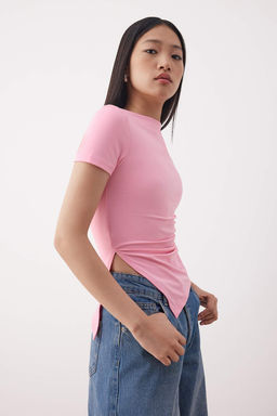 Pembe Kay?k Yaka Asimetrik Vucuda Oturan Esnek Orme Bluz TWOSS25BZ00603