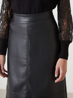 Standart Fit D?z Deri G?r?n?ml? Kad?n Etek