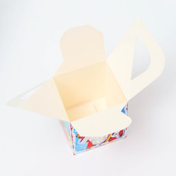 Цена за 5 шт. Подарочная коробка Новогодняя Кубик большой «Сладкая парочка» с анимацией 12×12×12 см