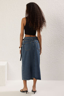 TRENDYOLMILLA Mavi Kemer Tokal? Kruvaze Maxi Denim Etek TWOSS25ET00129  фото 4