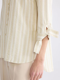 Ka??k Yaka ?izgili Keten Kar???ml? Kad?n G?mlek