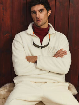 Толстовка relax fit с нашивкой / Zarina