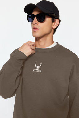 Koyu Kahverengi Oversize/Genis Kesim Bisiklet Yaka Uzun Kol Hayvan Nak?sl? Sweatshirt TMNAW24SW00169
