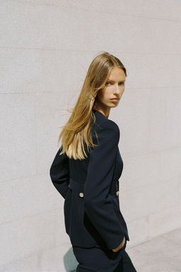FITTED BLAZER WITH BELT - Zara фото 4