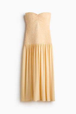 Vestido bandeau con cuerpo nido de abeja