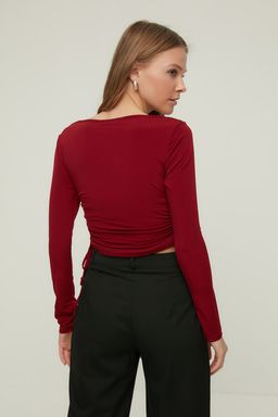 Trendyolmilla Lacivert Kare Yaka Buzgu Detayl? Fitted/Vucuda Oturan Crop Esnek Orme Bluz TWOAW22BZ0263