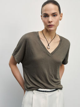 Футболка со спущенным плечом / Zarina