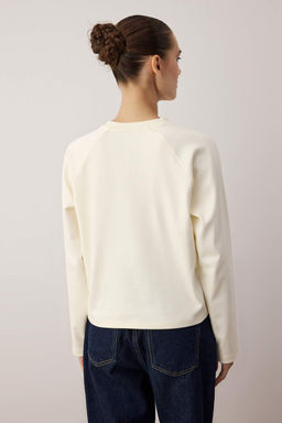 Ekru Relaxed/Boxy Fit Crop Uzun Kol Orme T-Shirt TWOAW26TS00022 - Trendyolmilla фото 4