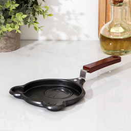 Сковорода Доляна «Мишка», d=14 см, пластиковая ручка, антипригарное покрытие, цвет чёрный