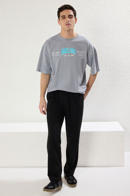 TRENDYOL MAN Gri Oversize Bisiklet Yaka Slogan Orme T-Shirt TMNSS23TS00263 - Trendyolmilla фото 2