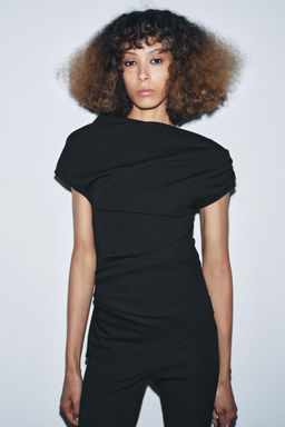 CREPE CAPRI TROUSERS WITH VENT