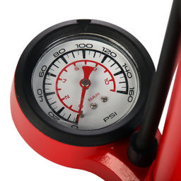 Насос напольный с манометром COMIRON SARMA алюминиевый корпус алюминиевая ручка литая алюминиевая база манометр 2,5 32*630 мм, 506 см3, 11 бар/уп 10/ - Галеонтрейд фото 9