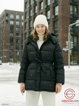 Демисезонная куртка с капюшоном