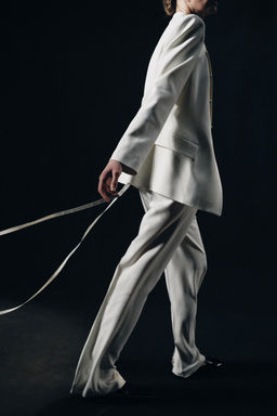 BLAZER CRUZADA HOMBRERAS ZW COLLECTION / Crudo