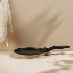 Сковорода блинная SL Home, d=22 см, h=1.6 см, кованый алюминий, антипригарное покрытие, индукция, чёрная