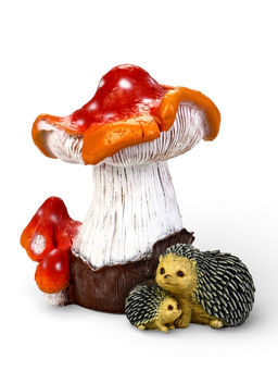 Садовая фигура «Гриб-мухомор с ежами» из полистоуна, 40×32×40 см