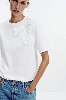 3D FLOWER T-SHIRT