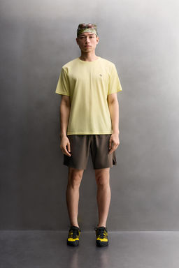 CAMISETA T?CNICA ESTAMPADO FLOR / Amarillo