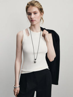 Майка трикотажная с вырезами / Zarina