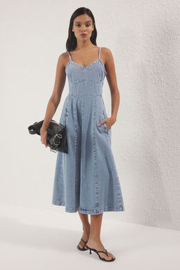 Trendyolmilla Ac?k Mavi V Yaka Ask?l? Midi Denim Elbise TWOSS25EL00737