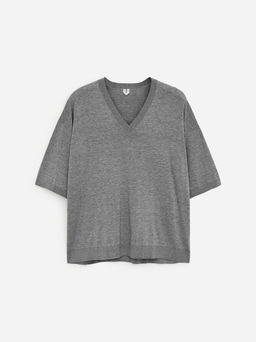 Top de mezcla de seda con cuello de pico