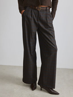 Standart Fit Ekose Kad?n Pileli Pantolon