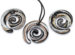 Стеклянный кулон Вихрь 47*47мм цв.черный - Радуга камня фото 2