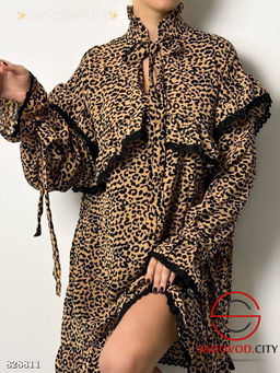 Платье женское с оборками и окантовкой из рюш