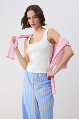 Wardrobe Essentials-Ekru Fitted/Vucuda Oturan Havuz Yaka C?tc?tl? Esnek Orme Bluz TWOSS26BZ00073