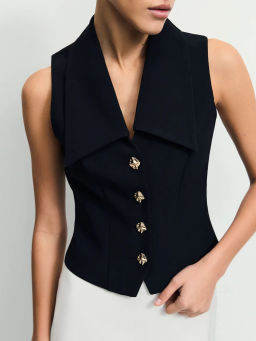 Укороченный приталенный жилет / Zarina фото 6