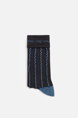 RAISED JACQUARD SOCKS