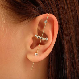 Серьга Кафф булавка, стразы, цвет белый в золоте