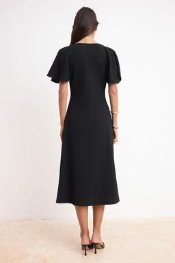 Siyah Duz Bodycon V Yaka Melek Kol K?sa Midi Scuba Krep Orme Elbise TWOSS26EL00471 - Trendyolmilla фото 4