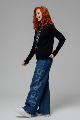 8513 Футболка с длинным рукавом женская