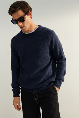 TRENDYOL MAN Limited Edition Koyu Gri Regular Fit Yunlu Bisiklet Yaka Basic Triko Kazak TMNAW24KZ00058