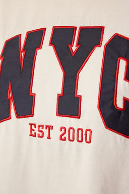 TRENDYOLMILLA Bordo %100 Pamuk Oversize/Genis Pach Nak?sl? Orme T-Shirt TWOSS25TS00069 фото 4