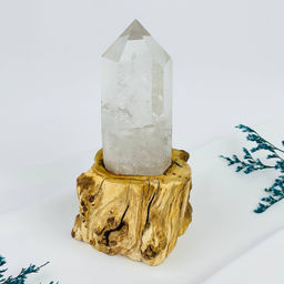 Кристалл из Горного Хрусталя на подставке