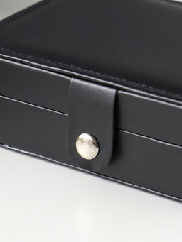 Шкатулка кожзам для украшений "Матовая гладь" чёрная 16,5х11,5х5,5 см