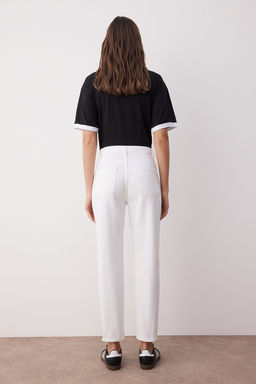 Beyaz Yuksek Bel Mom %100 Pamuk Non-Stretch Jeans TWOAW24JE00076